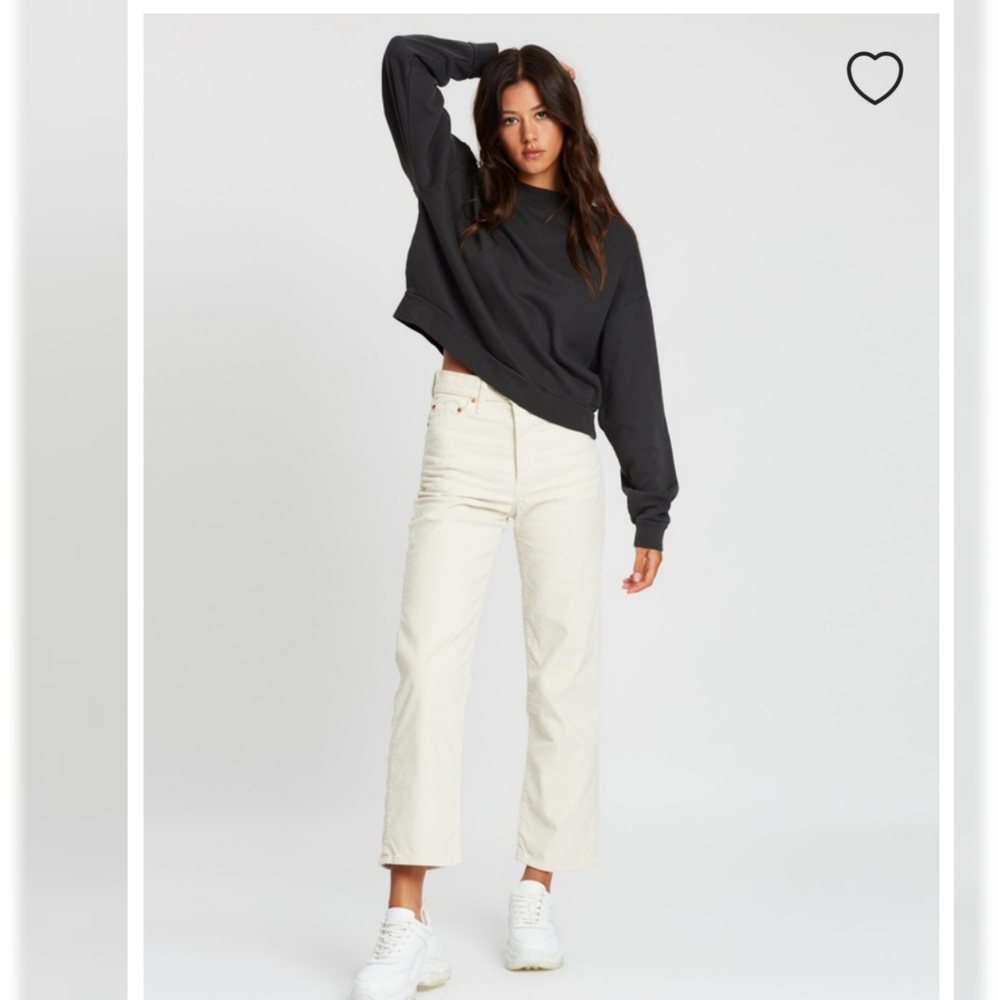 Levi’s Ribcage Straight Ankle Corduroy Pants.